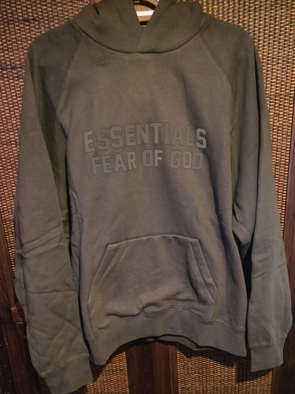 ESSENTIALS Fear of God Large Hoodie in Off Black NWT Authentic